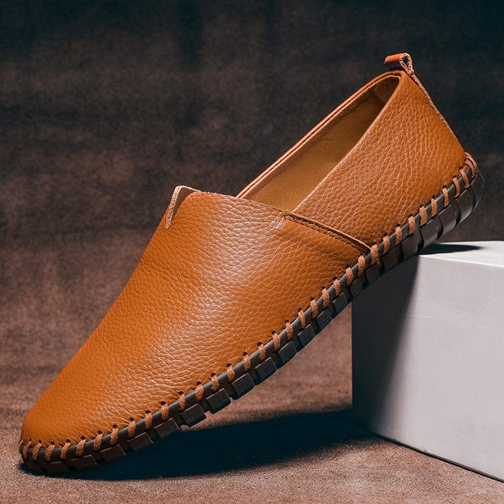 Καστανές δερμάτινες εσπαντρίγιες slip-on με πλεγμένη σόλα και ραφές