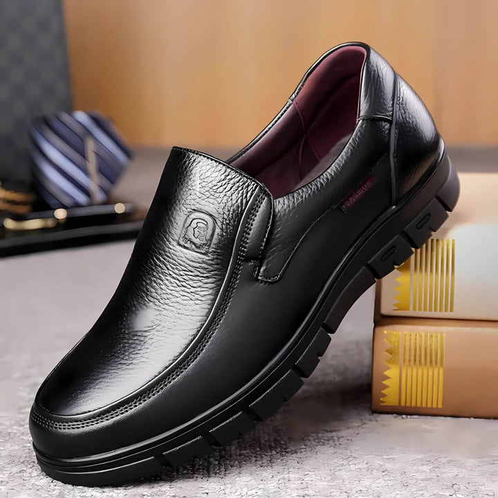 Μαύρα υποδήματα Massimo, δερμάτινο slip-on με παχιά σόλα και ραφές