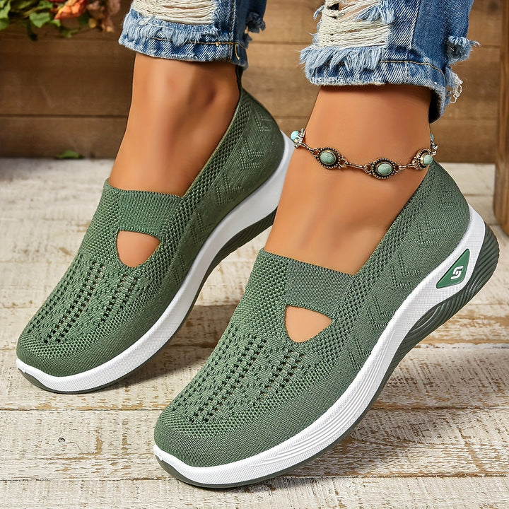 Πλεκτά ορθοπεδικά slip-on παπούτσια σε σκούρο πράσινο, διάτρητο σχέδιο και λευκή σόλα
